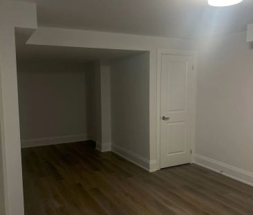 Detached Home For Lease | N9247650 - Photo 2