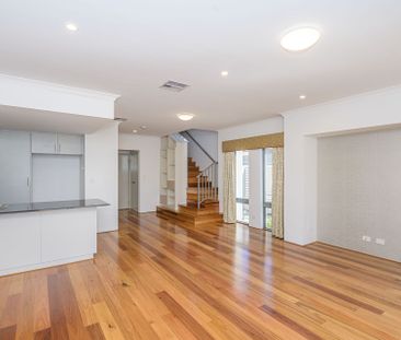 14 Somerset Street, - Photo 3