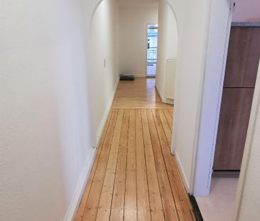 Renovierte Jugendstilwohnung mit Balkon und EBK - Foto 3