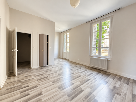 Location Appartement 1 pièce 35m² SAUMUR 49400 - Photo 1