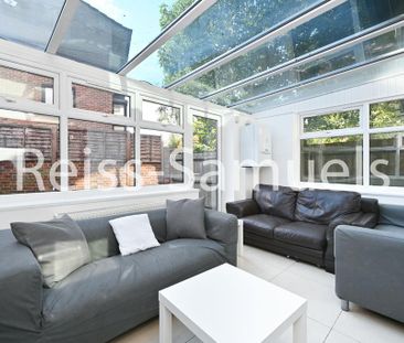 5 bedroom end of terrace house to rent - Photo 3