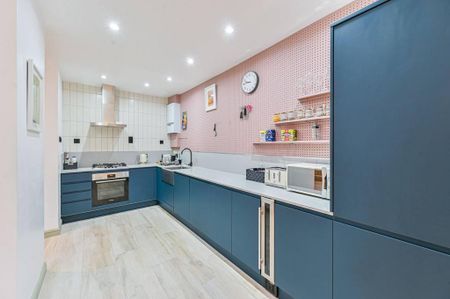 3 bedroom flat to rent - Photo 5