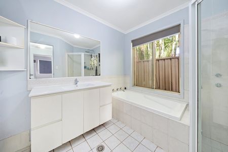 Spacious Family Home - Photo 5