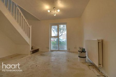 1 bedroom semi-detached house to rent - Photo 2