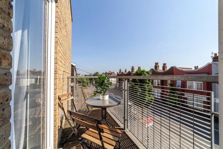 1 Bed Flat, Kelmscott House, SW19 - Photo 5