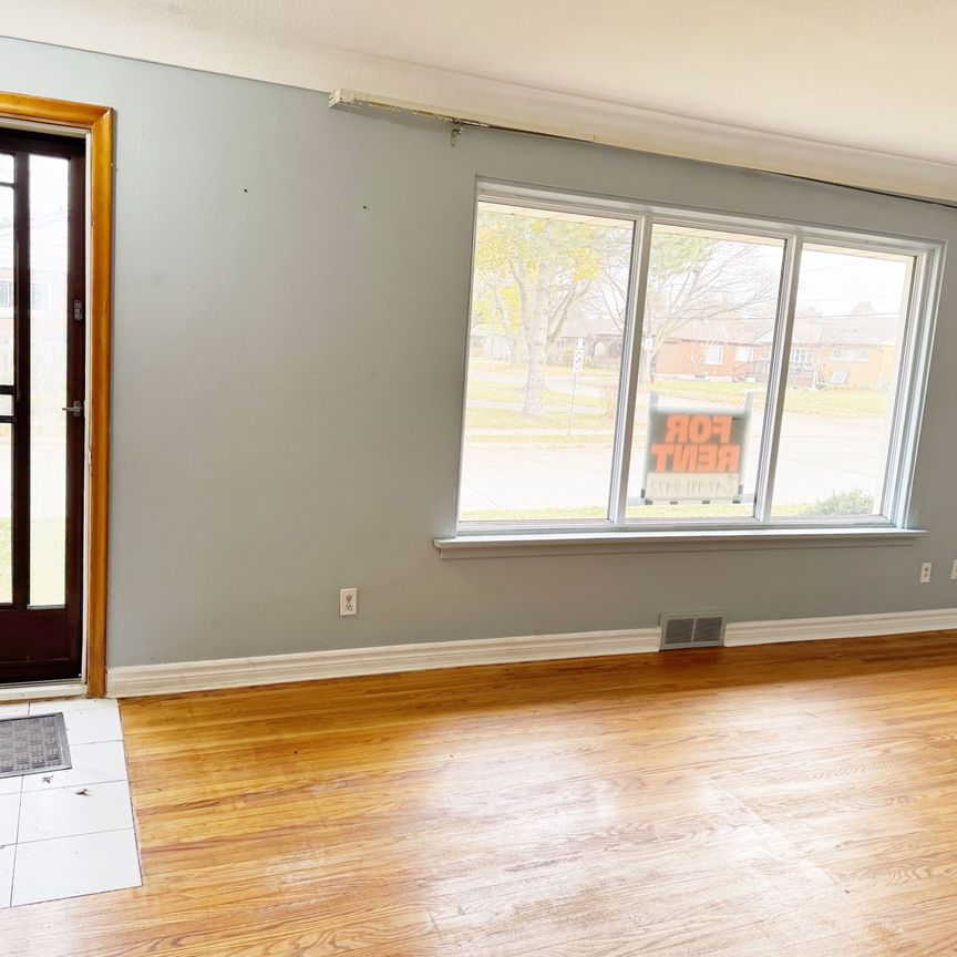 For Lease - 6427 Burdette Drive, Niagara Falls, Ontario - Photo 1