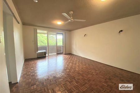 ELEVATED UNIT IN A CENTRAL LOCATION - Photo 5