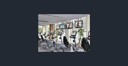 Bright And Sunny Two Bedroom Apartment In Heart Of Waterloo - Photo 3