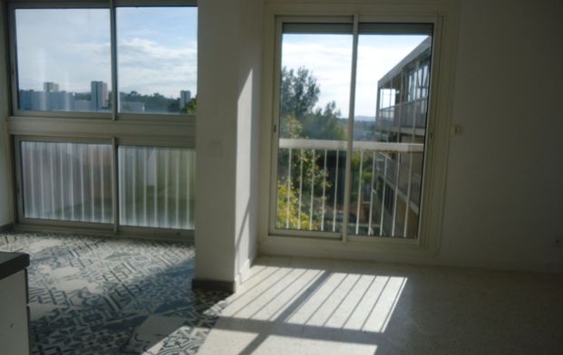 Location Appartement P3 Grand balcon Marseille 13ème - Photo 1