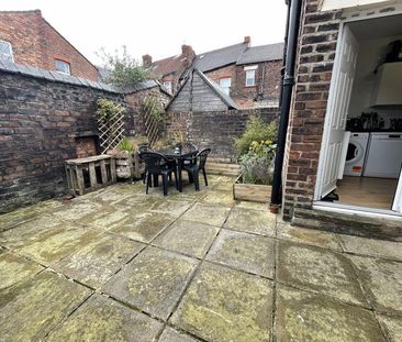 4 bedroom terraced house to rent - Photo 3