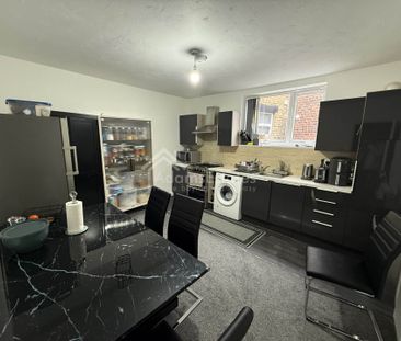 Price £750 pcm - Available Now - Unfurnished - Photo 1