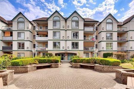 Lovely Updated 1 Bed Condo, Central Surrey, 2 Parking Spaces - Photo 5