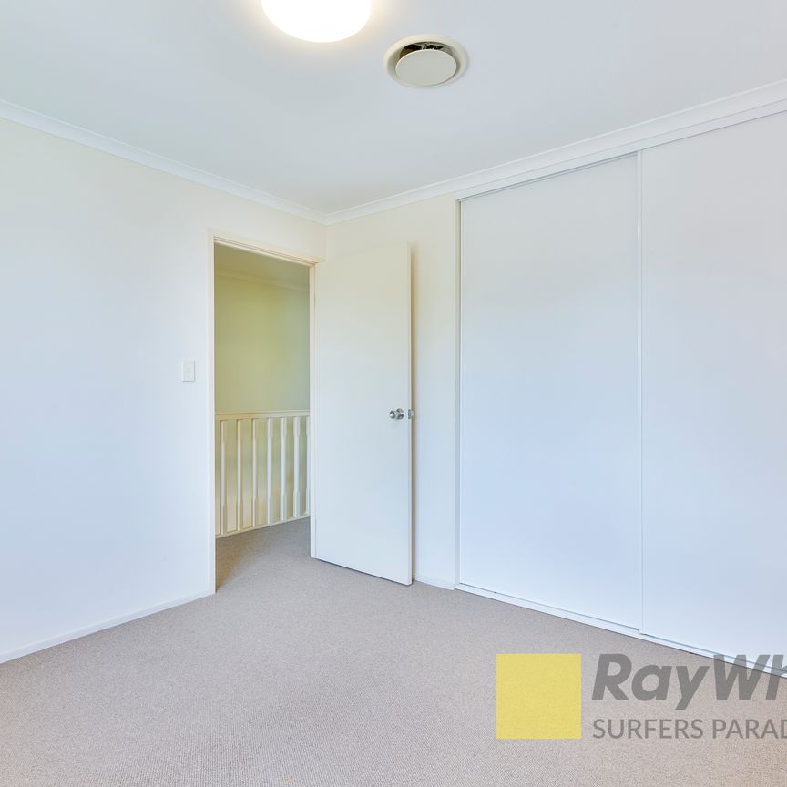 4/30 Blake Street, Southport QLD 4215 - Townhouse For Rent - $800 | Domain - Photo 1