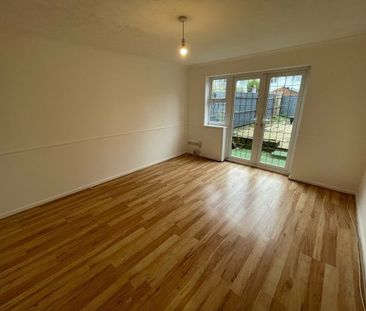 Tarrant Road, Muscliff - Photo 2