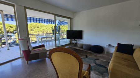 Location Appartement 3 pièces 78m² CANNES 06400 - Photo 2