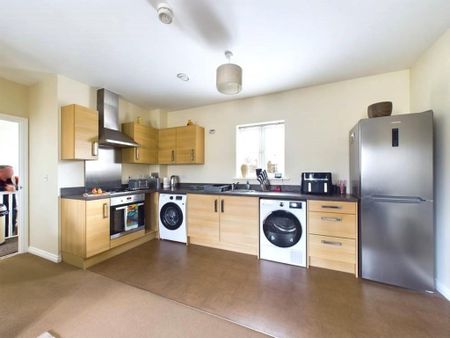 2 bedroom semi-detached house to rent - Photo 5