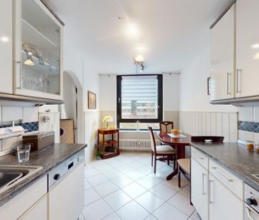 Unterrath: Gemütliche 2 Zimmer-Wohnung mit Einbauküche, Balkon und ... - Photo 1