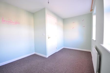 4 Bed Terraced House, Murray Close, NG5 - Photo 4