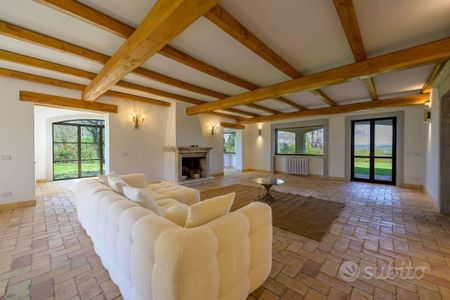Villa di 380 m² con più di 5 locali a Campagnano d - Photo 4