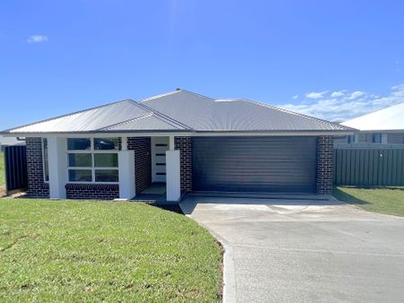 MODERN 4 BEDROOM HOME IN POTTERS LANE - Photo 5