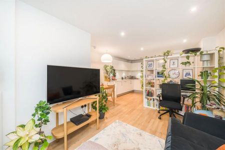 1 bedroom flat to rent - Photo 2