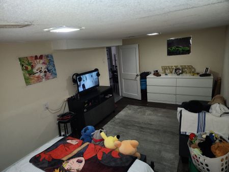 For Lease - 292 Silverthorn Avenue, Toronto, Ontario - Photo 2