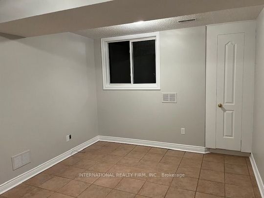 Detached Home For Lease | E7333396 - Photo 1