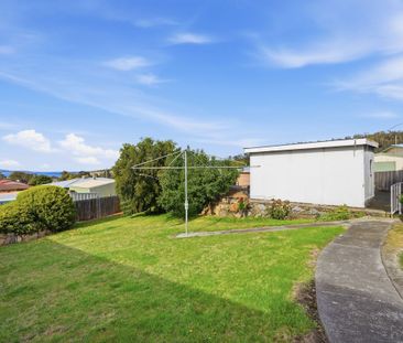 Family Home - Photo 5