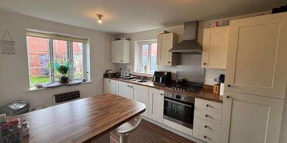 Pease Gardens, Middlesbrough, TS4 - Photo 3