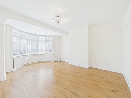 3 bedroom House To Let - Photo 2