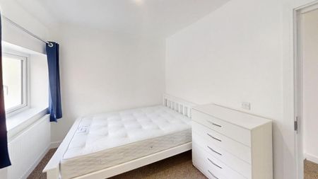 1 bedroom in a house share to rent - Photo 4