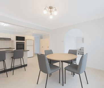 Three bedroom home moments from the beach - Photo 1