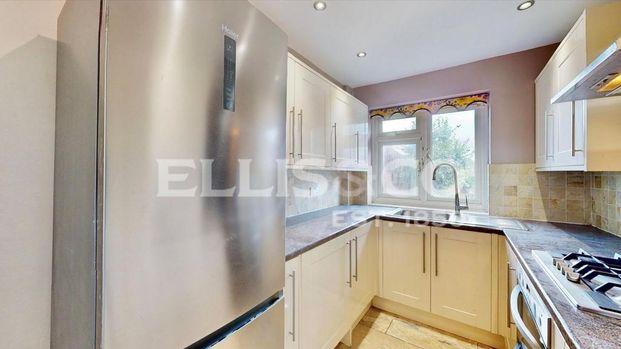 2 bedroom maisonette to rent - Photo 1