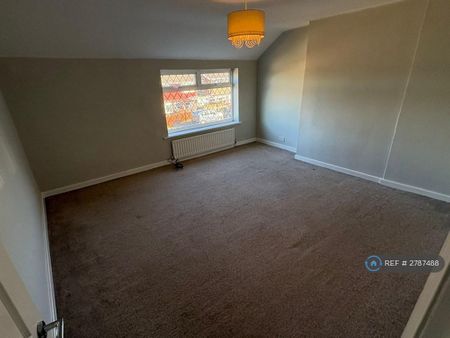 2 bedroom terraced house to rent - Photo 2