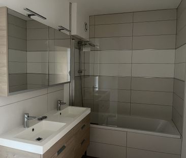 Location Appartement 3 pièces 82m² LILLE 59800 - Photo 5