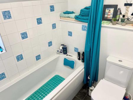 2 bedroom flat to rent - Photo 5