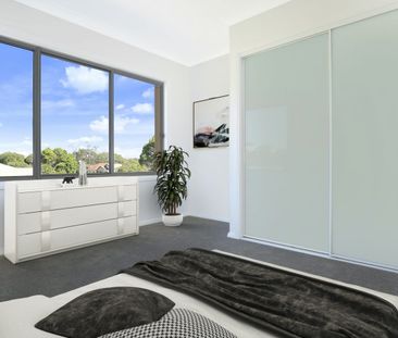 Executive Living, close to CBD - Photo 2