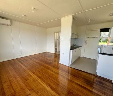 Sunny and cosy bedsit - Photo 5