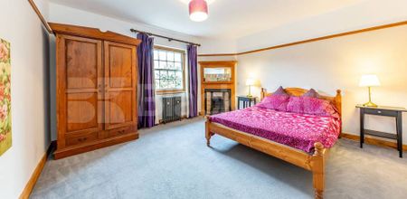 Stylish Contemporary 2-Bedroom Apartment in Exclusive Holybank Development - Photo 4