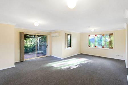 Quality villa in sought after location - Photo 4