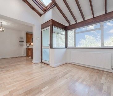 4 Bedroom House To Let - Photo 4