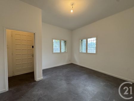 Location Appartement 4 pièces 81m² MARSEILLE 12ème - Photo 2