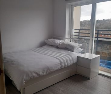 1 Bed Penthouse, Paveley Court, NW7 - Photo 5