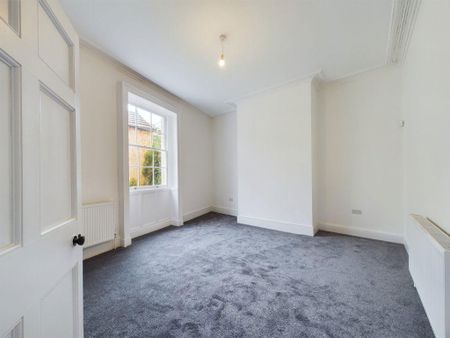 4 bedroom detached house to rent - Photo 5