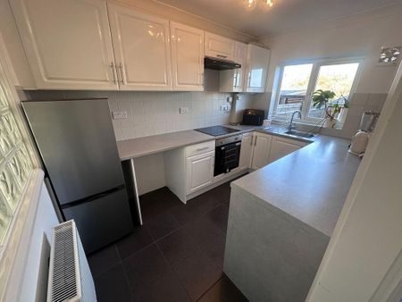 2 bedroom ground floor flat to rent - Photo 4