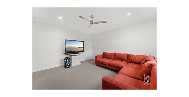 Modern Family Home in a Quiet Park Ridge Street - Photo 1