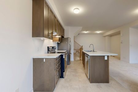 For Lease - 2015 Cameron Lott Crescent, Oshawa, Ontario - Photo 3