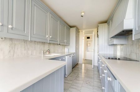 3 bedroom flat to rent - Photo 2