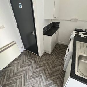 Claude Place - Photo 2