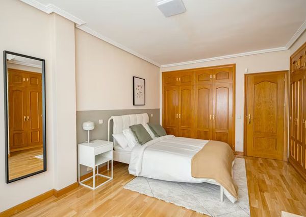 Calle de Umbría, Madrid, Community of Madrid 28043